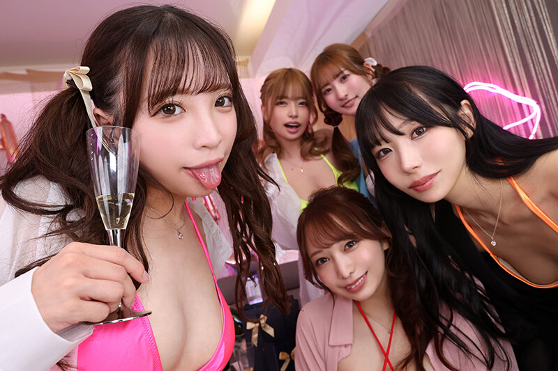【VR】［おっぱぶシリーズ誕生10周年記念］都内某所にあるハメ放題のセクシーラウンジで人生終了するくらい金も精子も注ぎ込み！！ 11枚目
