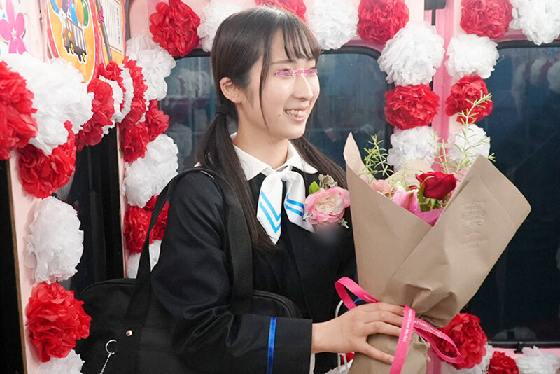 顔出し解禁!! マジックミラー便 3分前まで女子○校生!~2023年~卒業式直後に初めての素股編 総勢20人全員SEXスペシャル!ギンギンに勃起したち○ぽを赤面まんコキ!恥じらいながらも濡れてしまった10代うぶオマ○コにヌルっと挿入で激イキ絶頂!!2枚組10時間!! 2枚目
