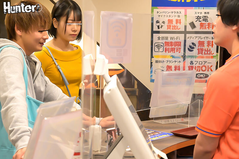 だれとでも定額挿れ放題!カラオケ編 歌い放題!挿れ放題!ルーム料金とは別に月額料金を支払うと、店内の女性ならお客さんだろうが… 2枚目