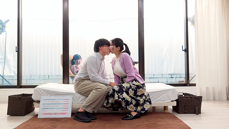 一般男女モニタリングAV マジックミラーの向こうには実の娘（=彼女）！「娘がダメなら私が…」巨乳母がデカチンすぎて童貞卒業できない娘の彼氏を優しく筆おろし！フル勃起デカチ○ポを根元まで受け挿れたご無沙汰オマ○コと性欲溢れる童貞チ○ポの中出しセックスは1発限… 3枚目