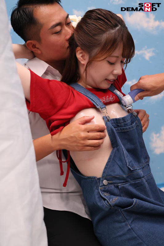 マジックミラー号 オーバーオール姿の美巨乳大学生限定!! 初めてのDEEP乳揉みで感度を上げて素人娘とガチSEX 20枚目