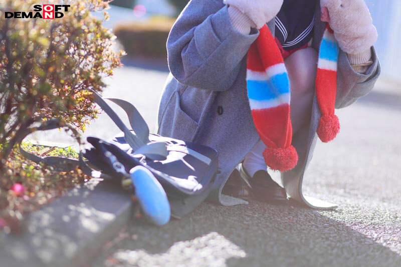 マジックミラー号 10代の学生男女が身体と相性で挑戦! アオハル2人3脚! ちょっとオトナのピクトグラムチャレンジ! 全て成功したら、最新スマホをプレゼント! 近くなりすぎた距離感が若い性欲を弾けさせる!? ヤッてはいけない友達同士が禁断SEX!? 17枚目