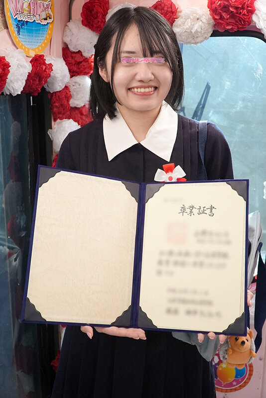マジックミラー便 3分前まで女子○校生!~2026年~卒業式直後に初めての素股編 顔出し解禁!総勢15人全員SEXスペシャル!ギンギンに勃起したち○ぽを赤面まんコキ!恥じらいながらも濡れてしまった10代うぶオマ○コにヌルっと挿入で激イキ絶頂!!2枚組10時間!! 2枚目